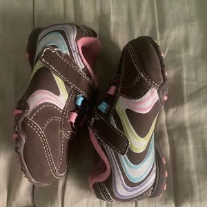 Toddler brown shoes size 5 1/2